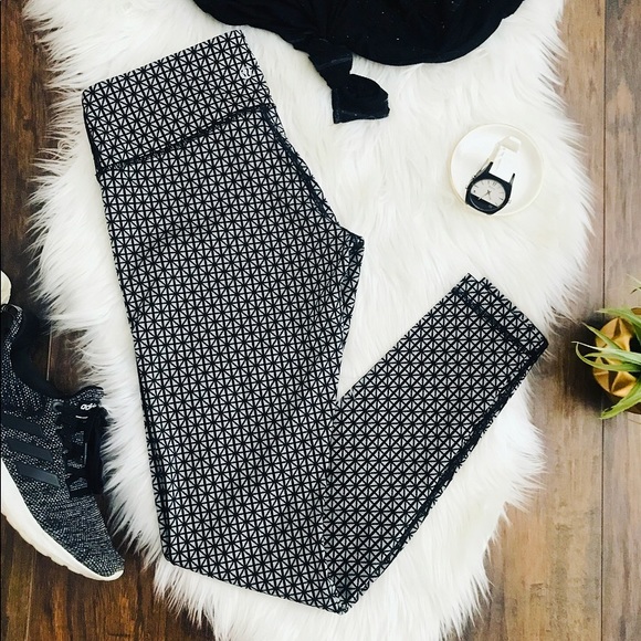 lululemon athletica Pants - Lululemon Full Length Geo Print Yoga Leggings